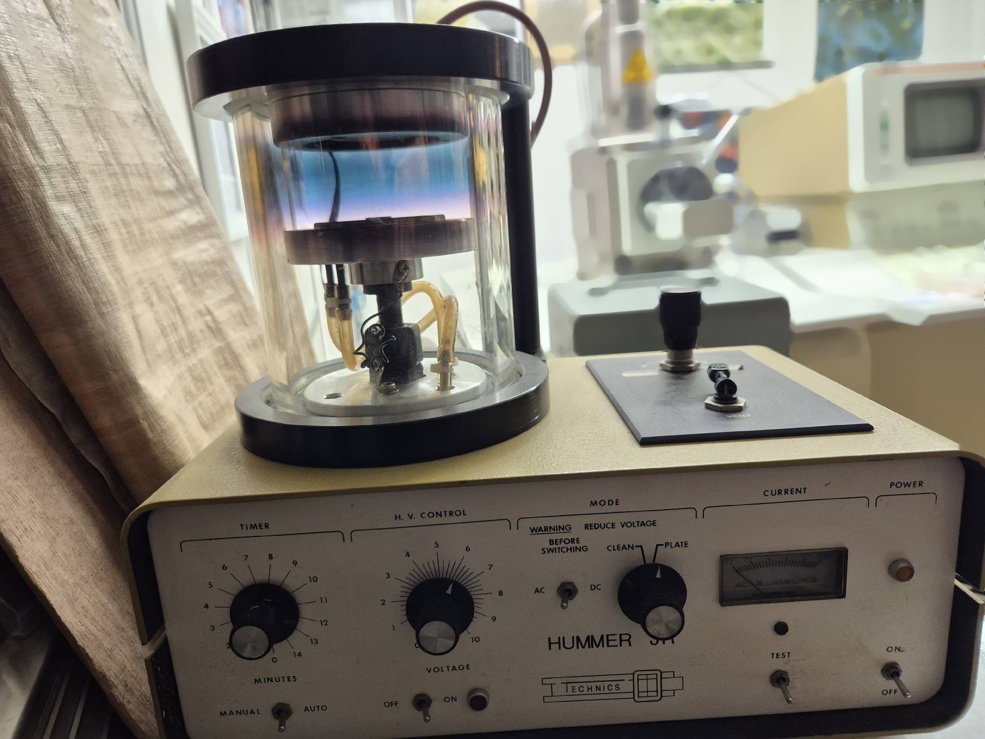 Photo Used JEOL JSM 820 For Sale