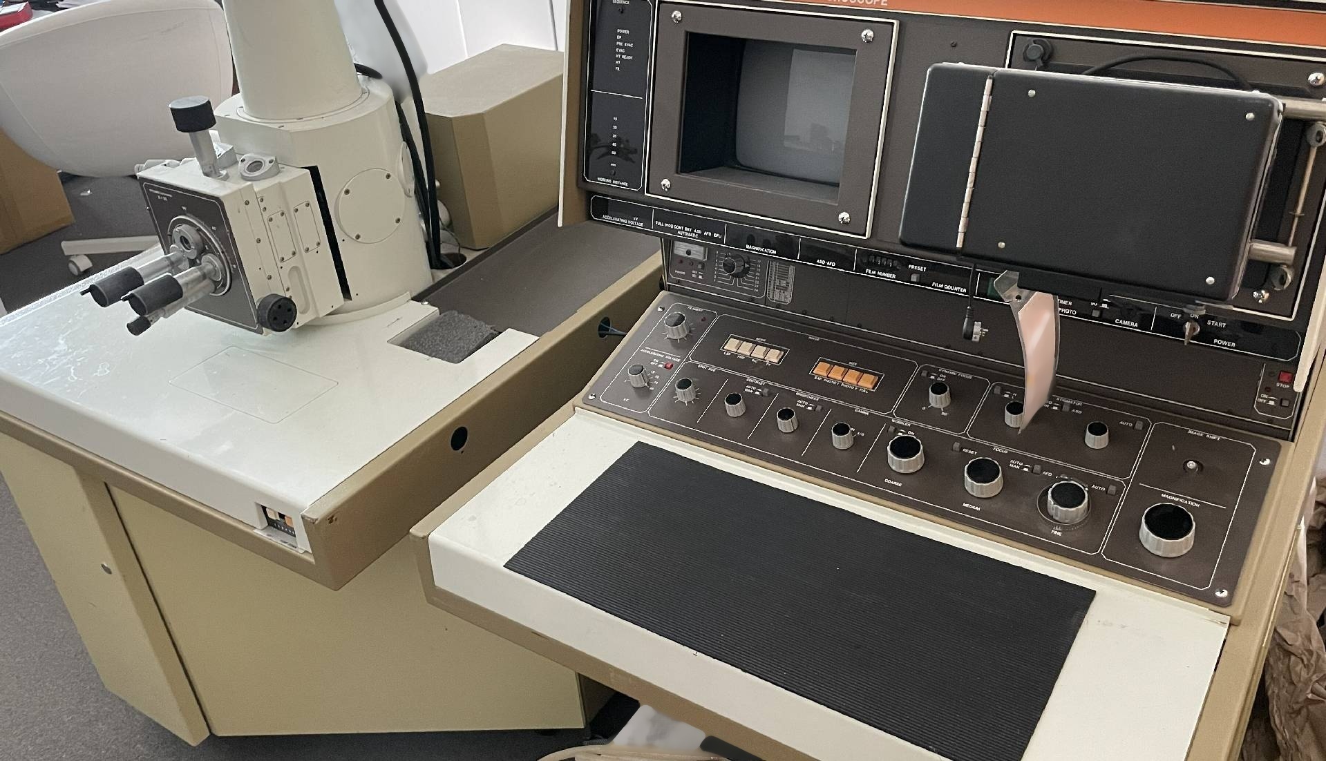 图为 已使用的 JEOL JSM T300 待售