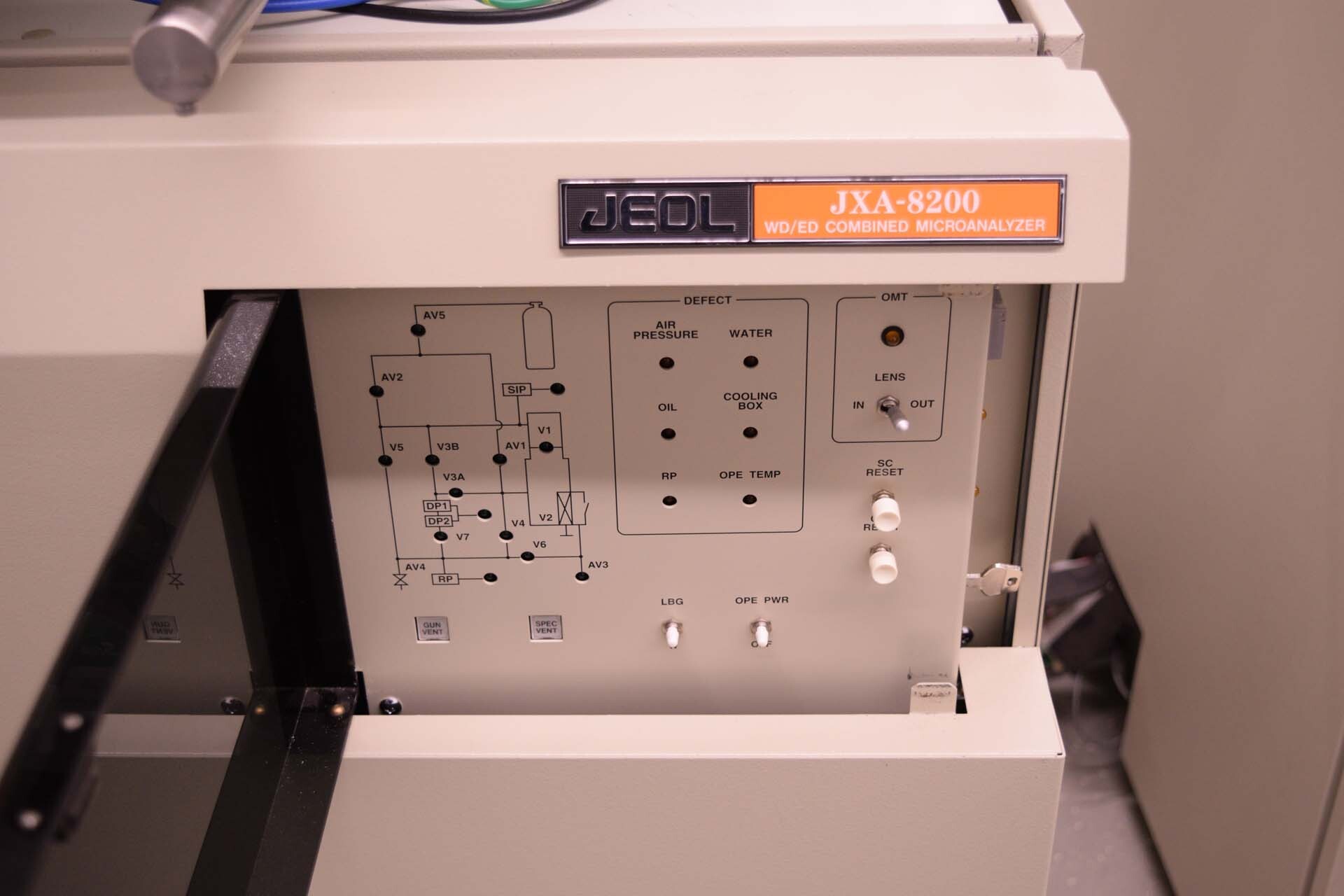 Foto Verwendet JEOL JXA 8200 Zum Verkauf