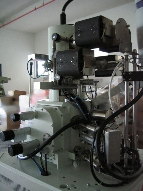 Foto Verwendet JEOL Spare parts for JSM 6700F Zum Verkauf