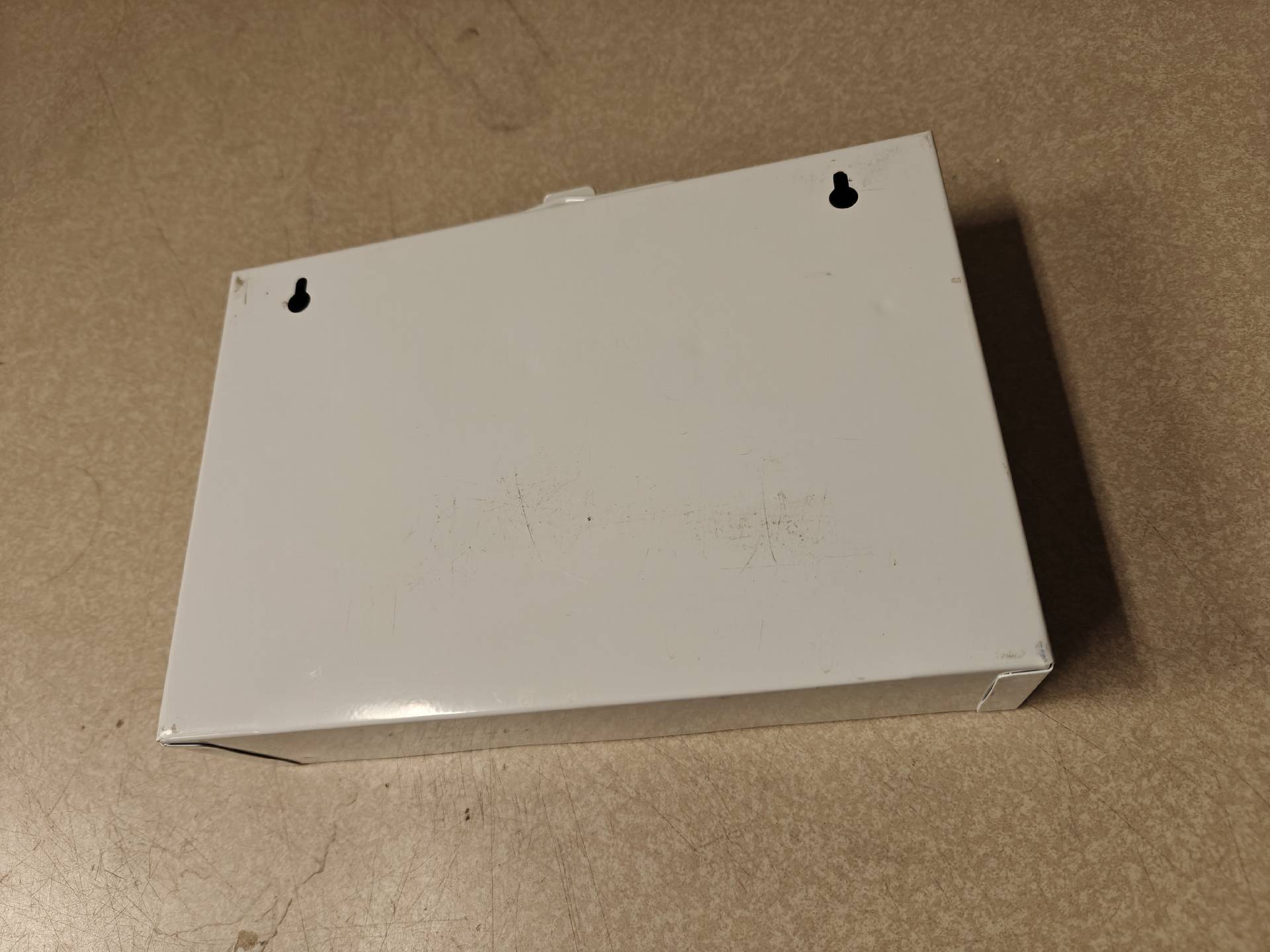 사진 사용됨 JOHNSON & JOHNSON Metal First Aid Box 판매용