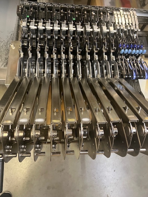 圖為 已使用的 JUKI Lot of feeders 待售