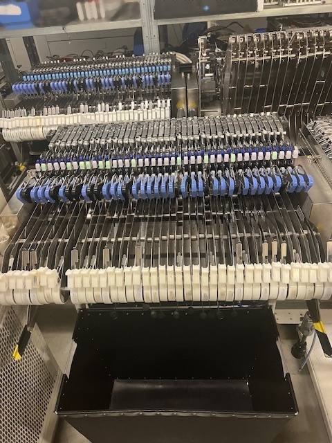 圖為 已使用的 JUKI Lot of feeders 待售