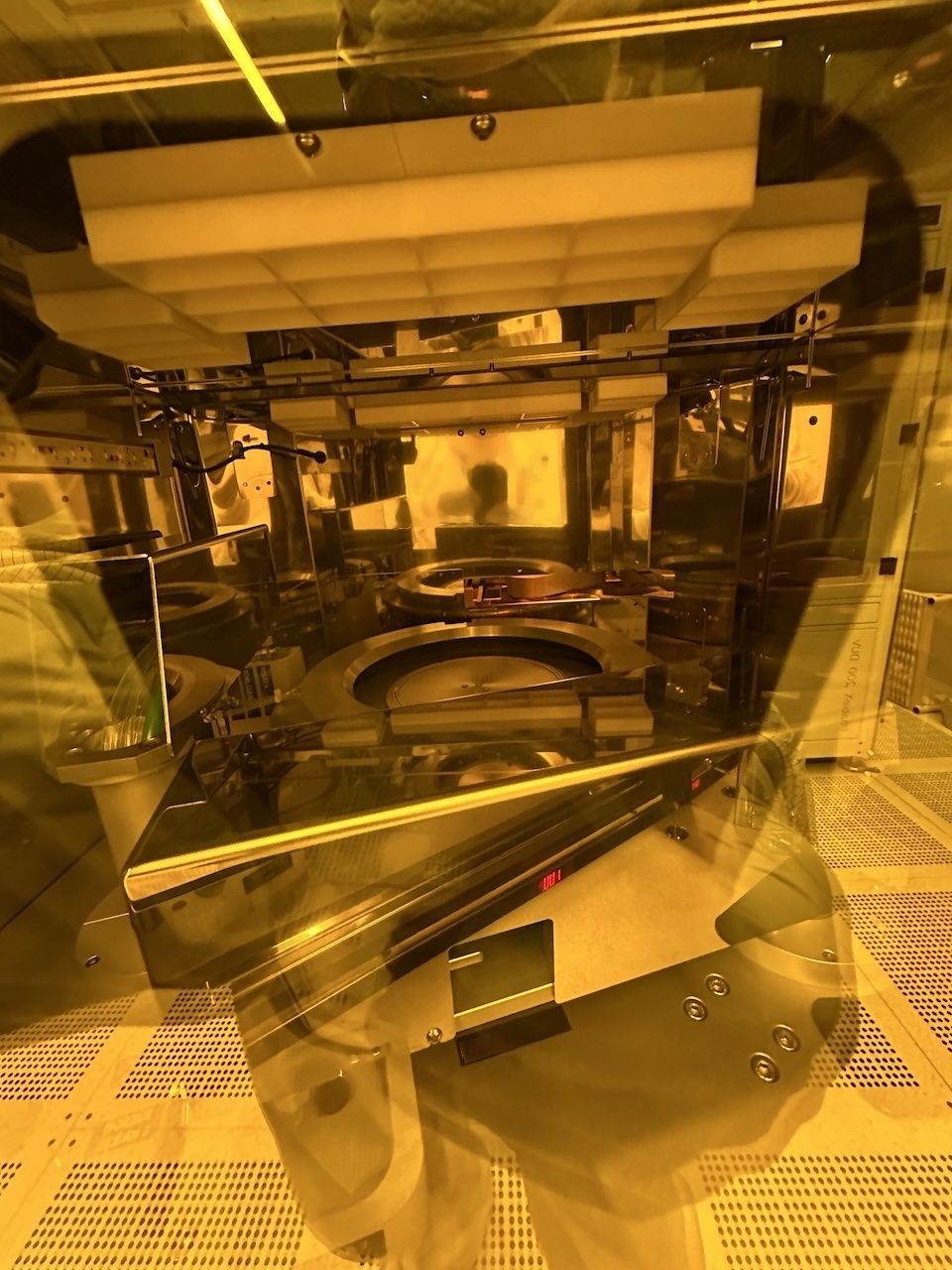Photo Used KARL SUSS / MICROTEC ACS 200 Gen3 For Sale