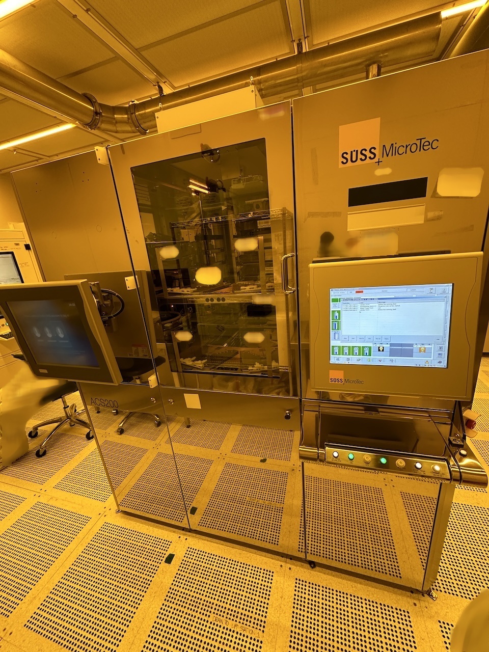 Photo Used KARL SUSS / MICROTEC ACS 200 Gen3 For Sale