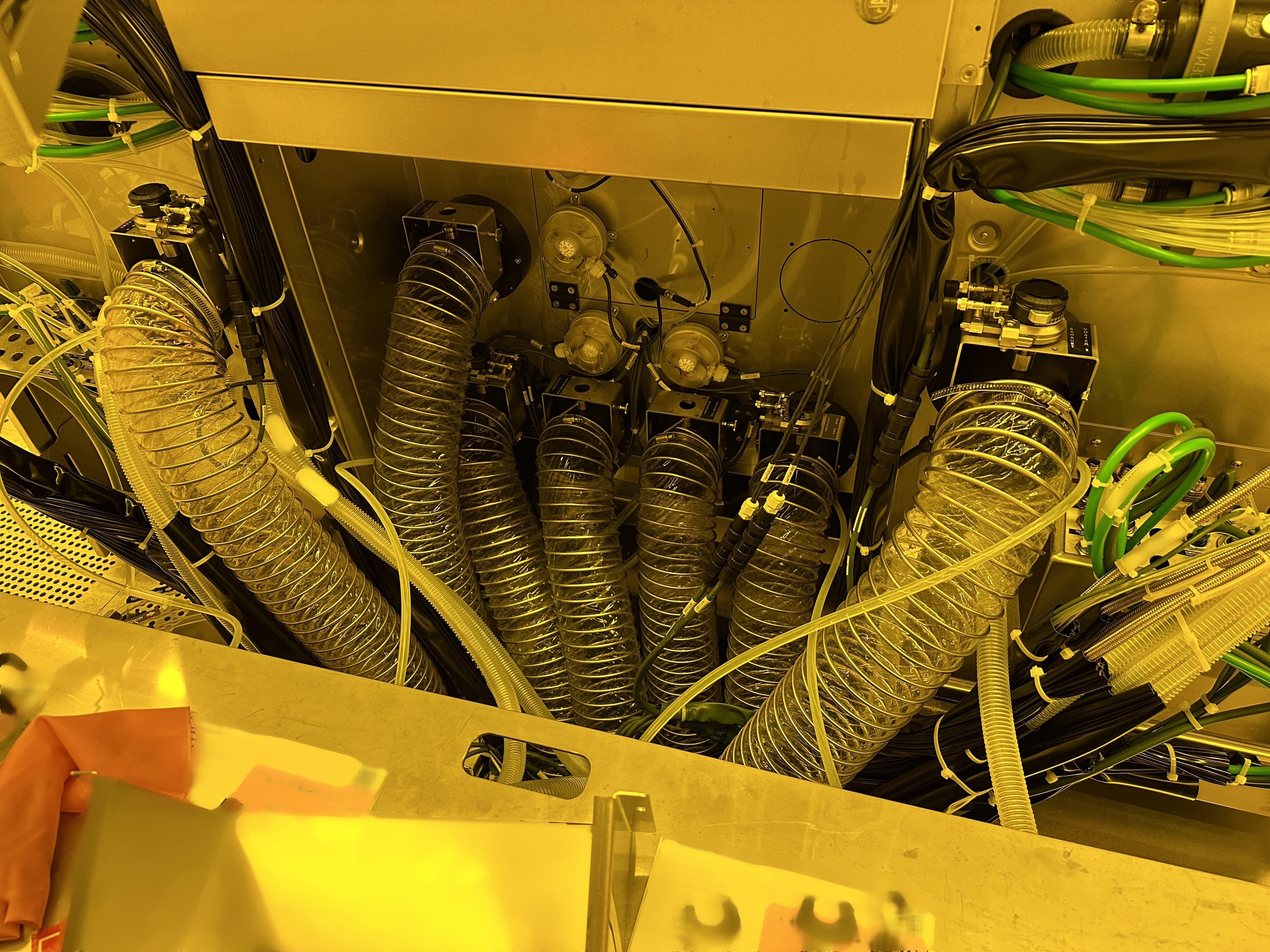Photo Used KARL SUSS / MICROTEC ACS 200 Gen3 For Sale