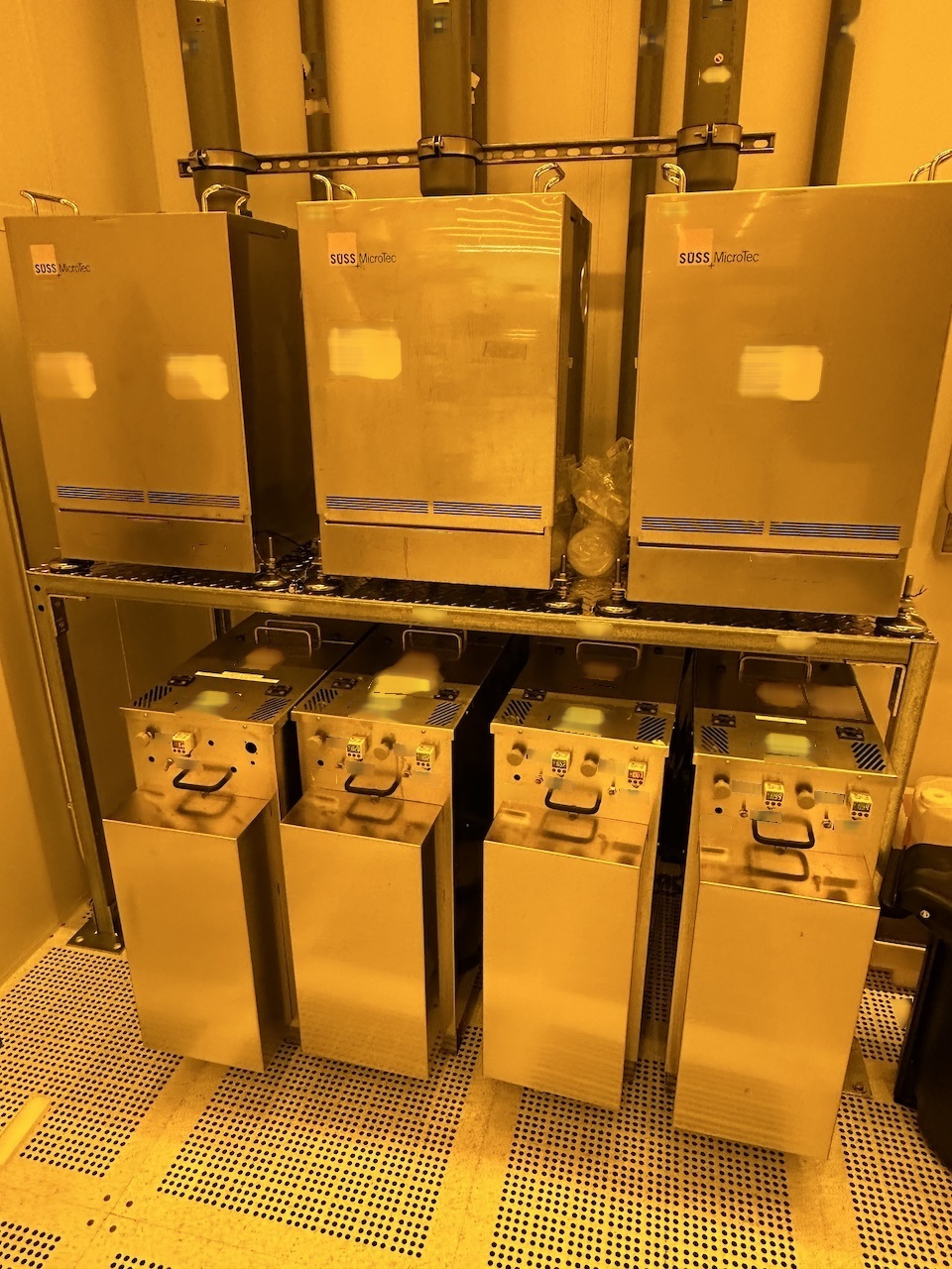 Photo Used KARL SUSS / MICROTEC ACS 200 Gen3 For Sale