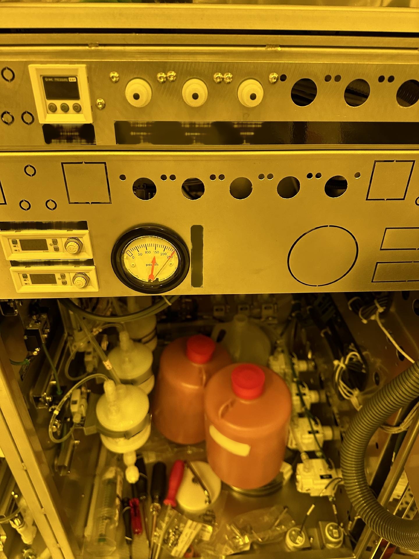 Photo Used KARL SUSS / MICROTEC ACS 200 Gen3 For Sale