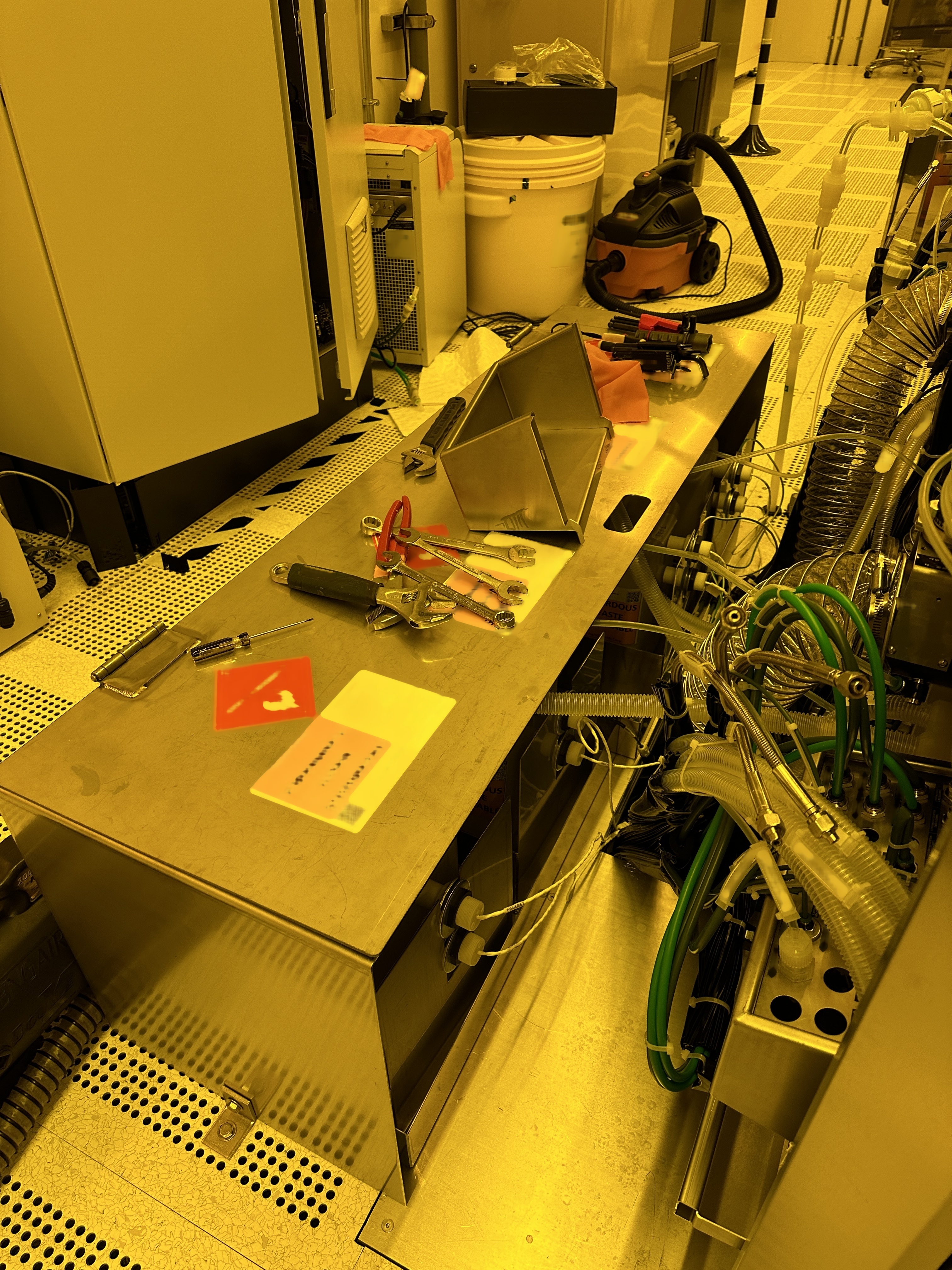 Photo Used KARL SUSS / MICROTEC ACS 200 Gen3 For Sale