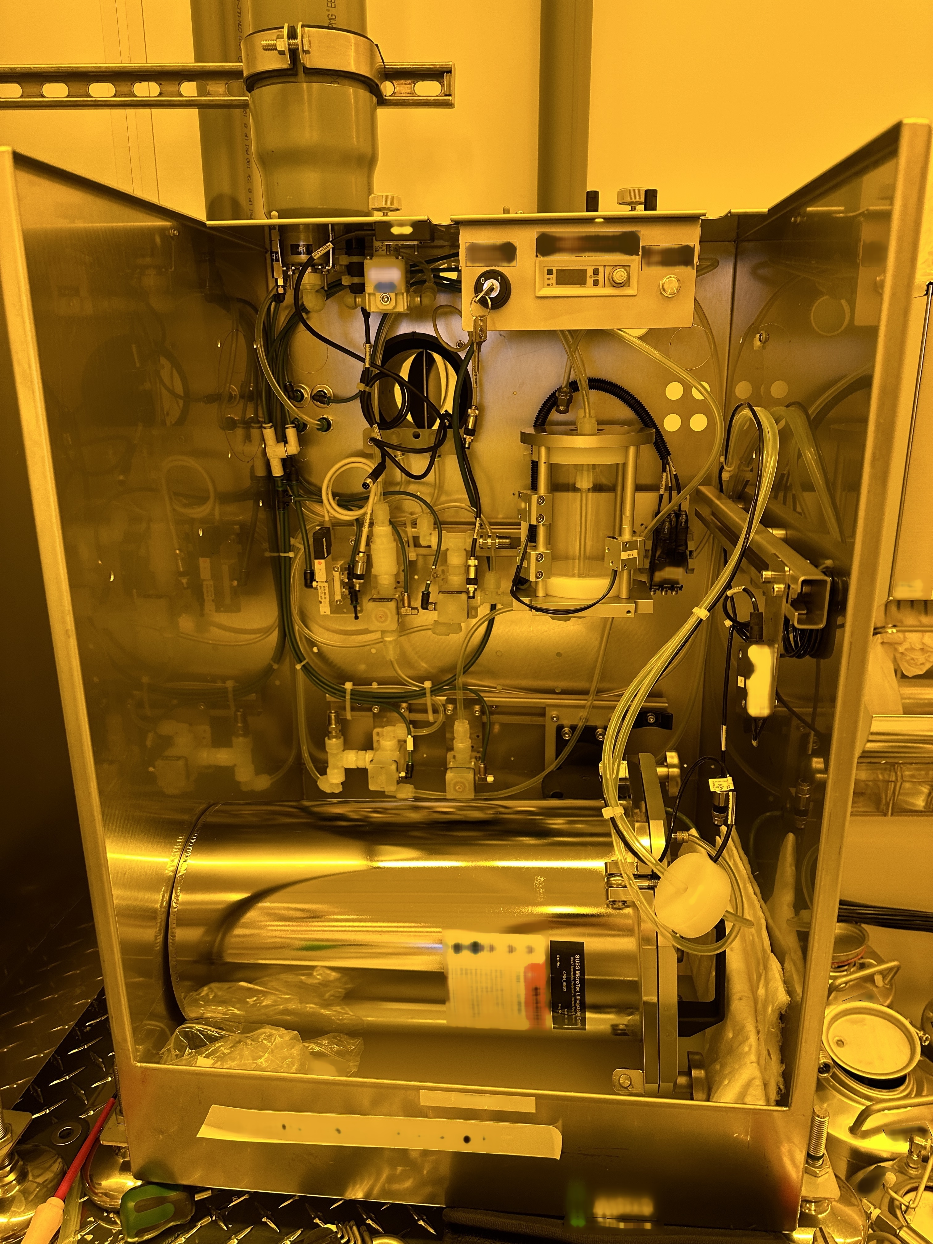 Photo Used KARL SUSS / MICROTEC ACS 200 Gen3 For Sale