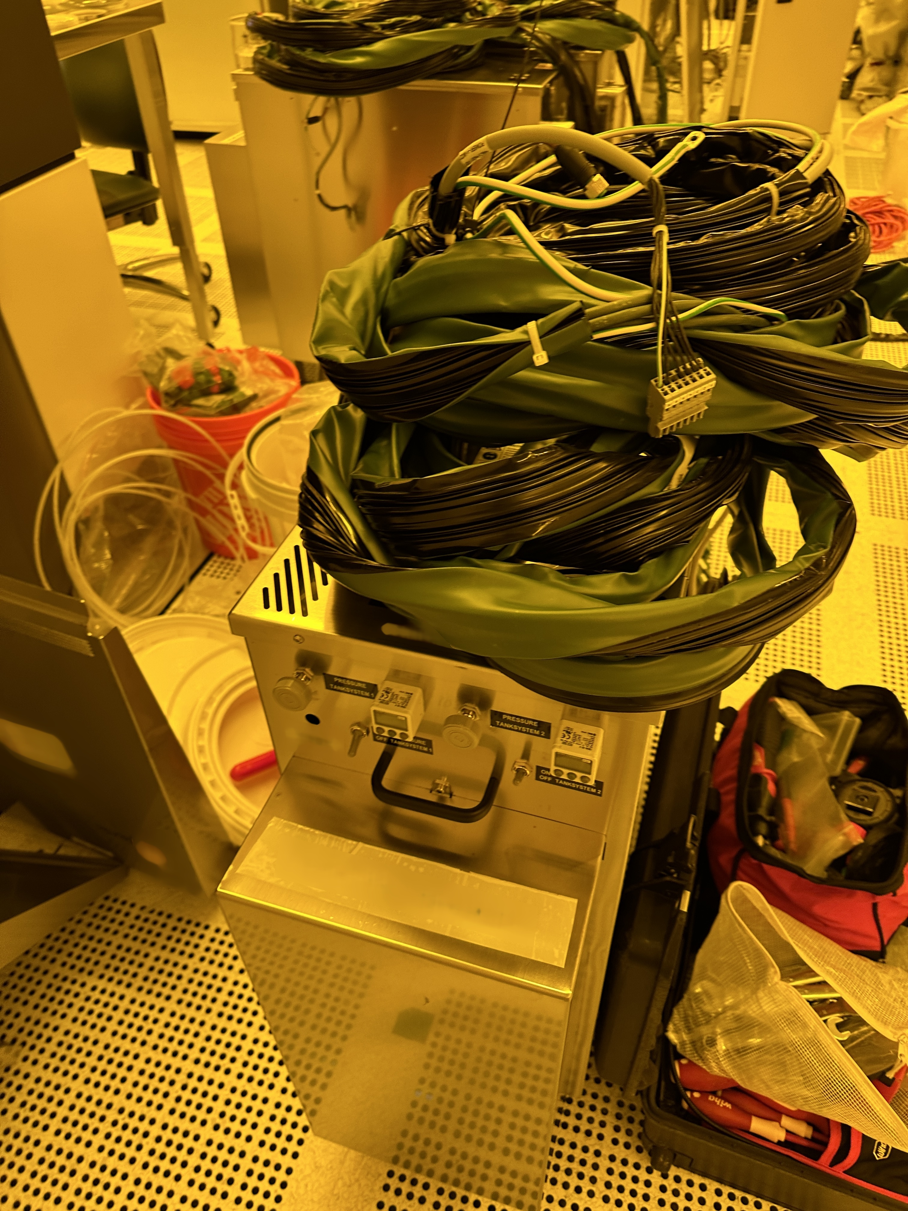Photo Used KARL SUSS / MICROTEC ACS 200 Gen3 For Sale