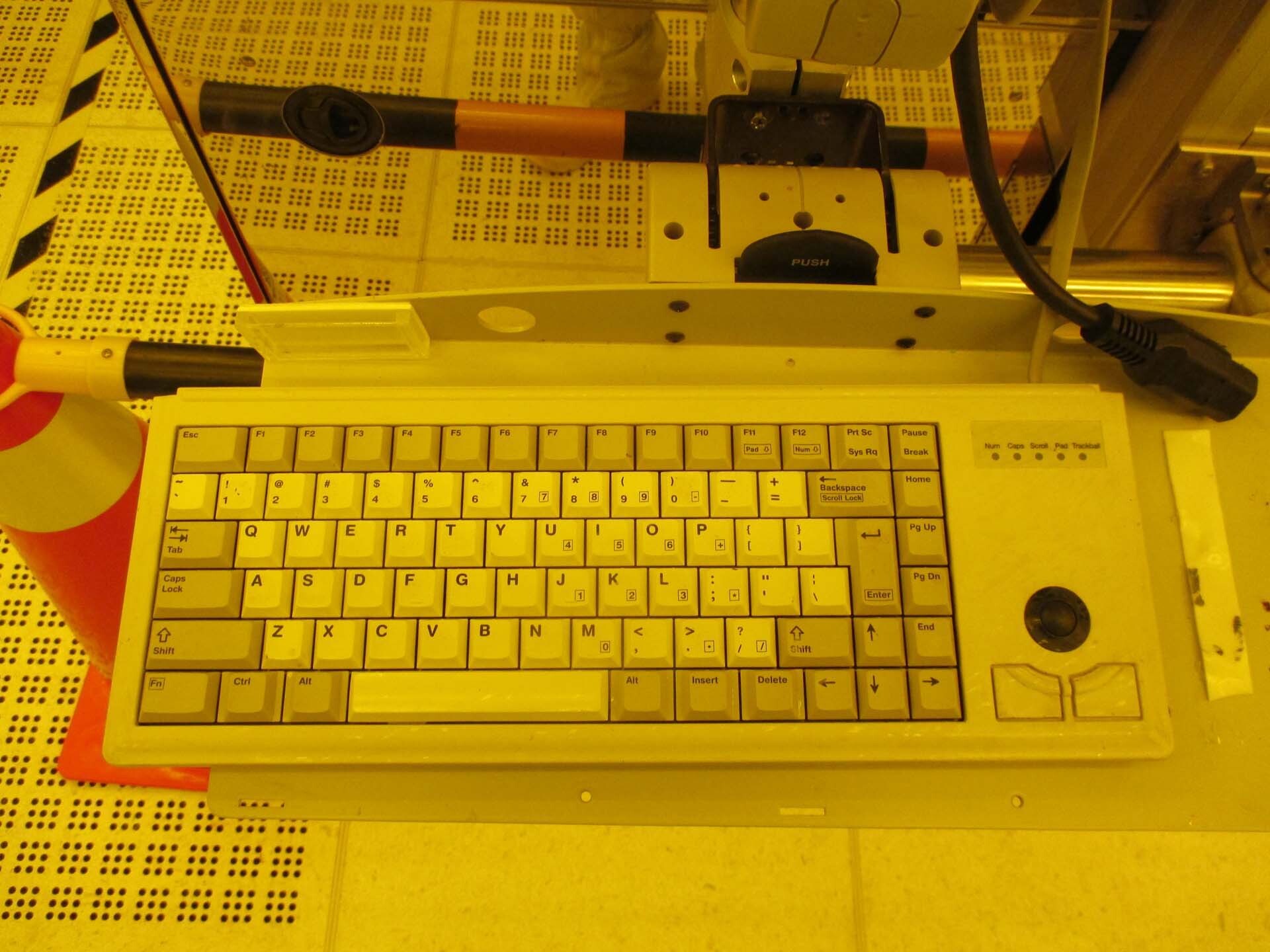 Photo Used KARL SUSS / MICROTEC ACS 200 For Sale