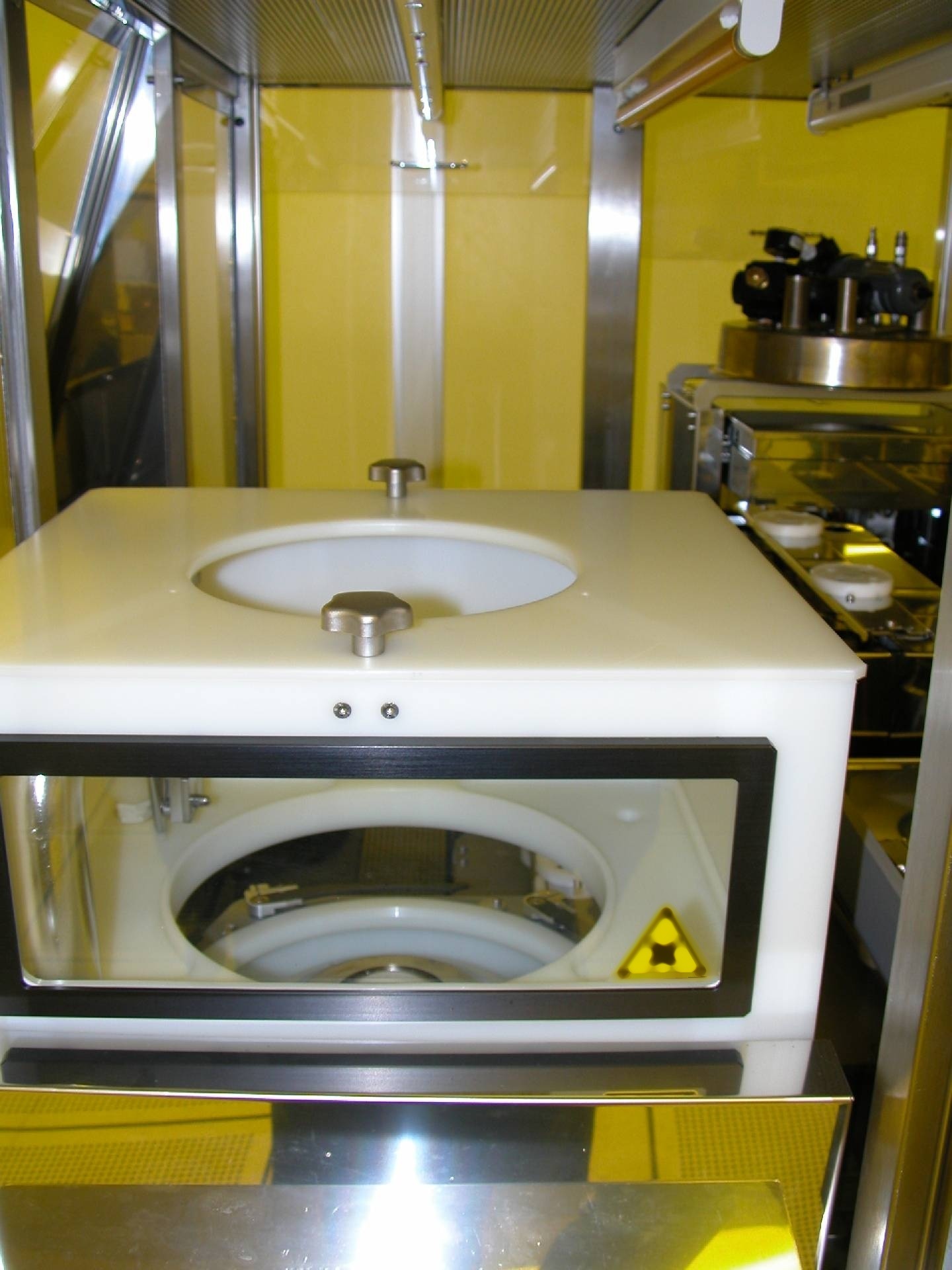 Photo Used KARL SUSS / MICROTEC ACS 200 For Sale