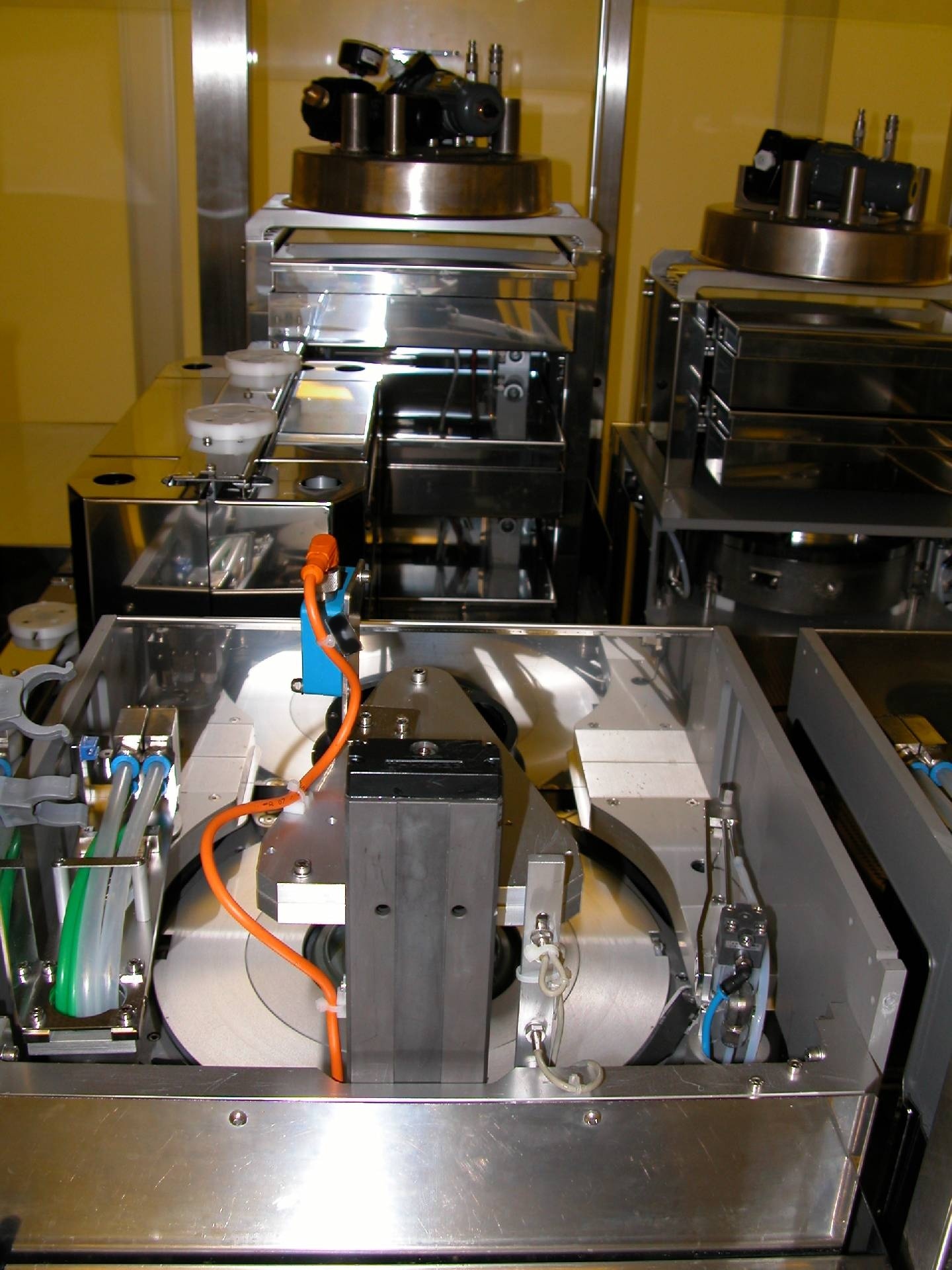 Photo Used KARL SUSS / MICROTEC ACS 200 For Sale