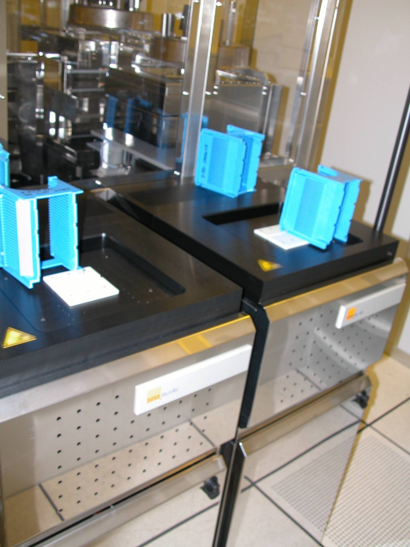 Photo Used KARL SUSS / MICROTEC ACS 200 For Sale