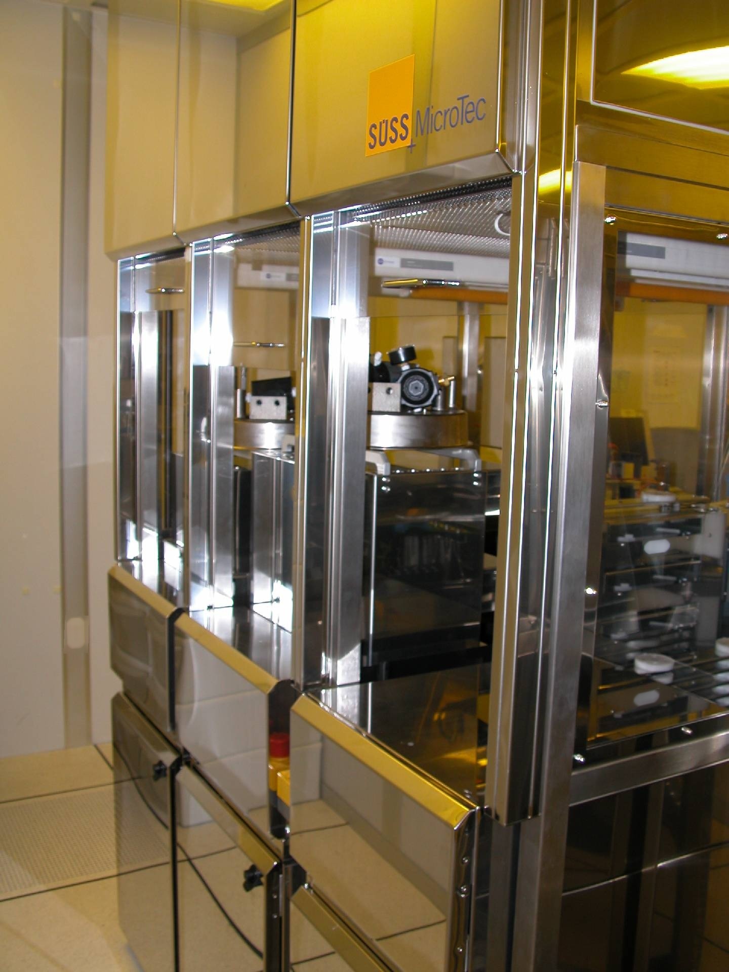 Photo Used KARL SUSS / MICROTEC ACS 200 For Sale