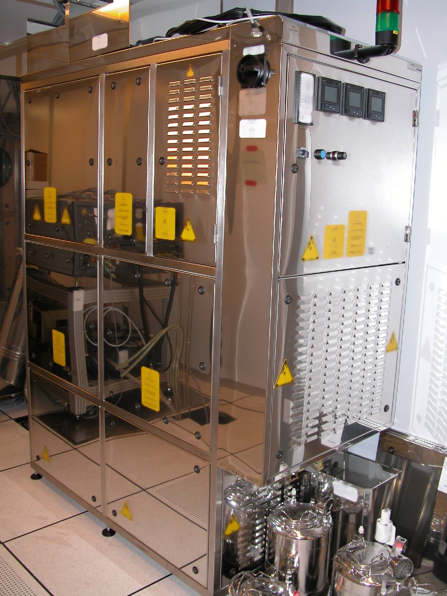 Photo Used KARL SUSS / MICROTEC ACS 200 For Sale