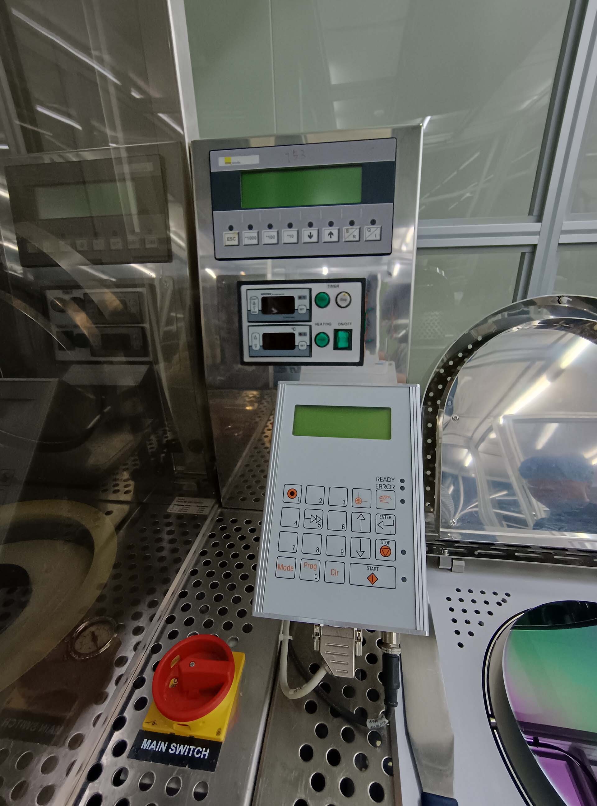 Foto Verwendet KARL SUSS / MICROTEC Delta 80RC Zum Verkauf