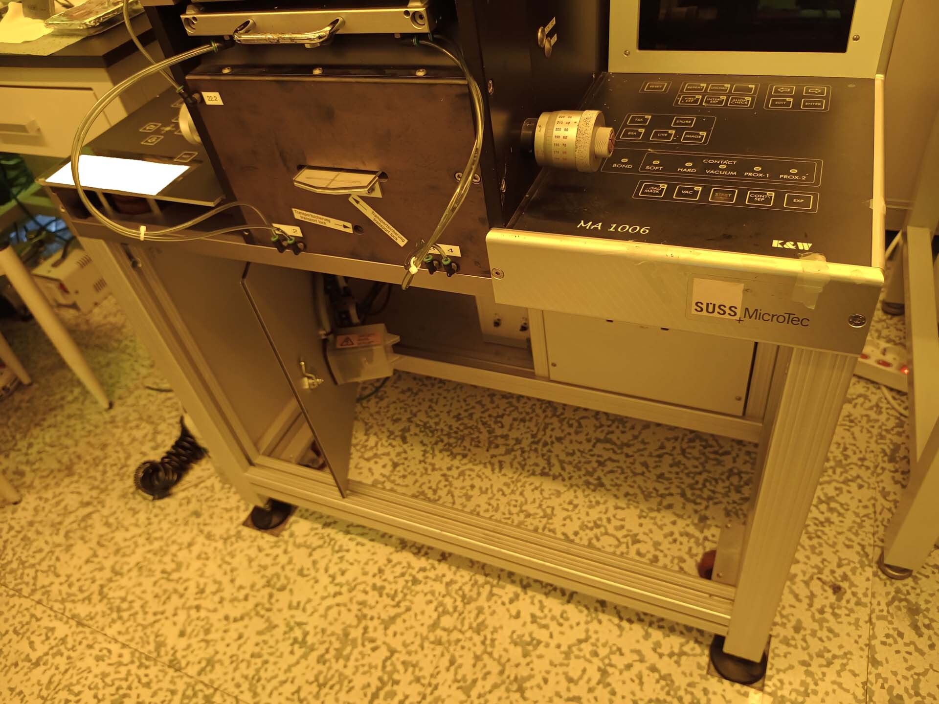 Photo Utilisé KARL SUSS / MICROTEC MA 1006 À vendre