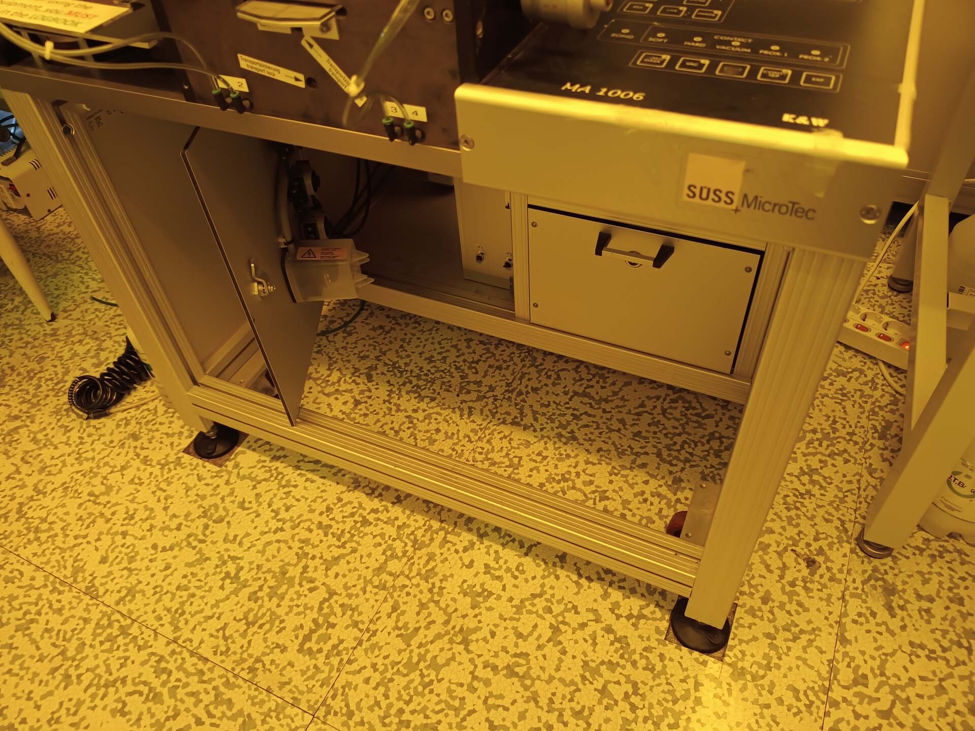 Photo Utilisé KARL SUSS / MICROTEC MA 1006 À vendre