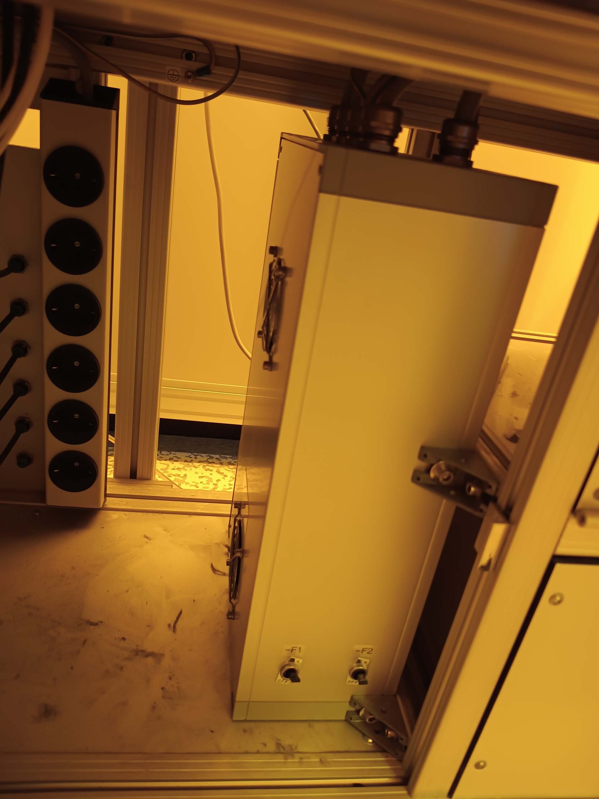 Photo Utilisé KARL SUSS / MICROTEC MA 1006 À vendre