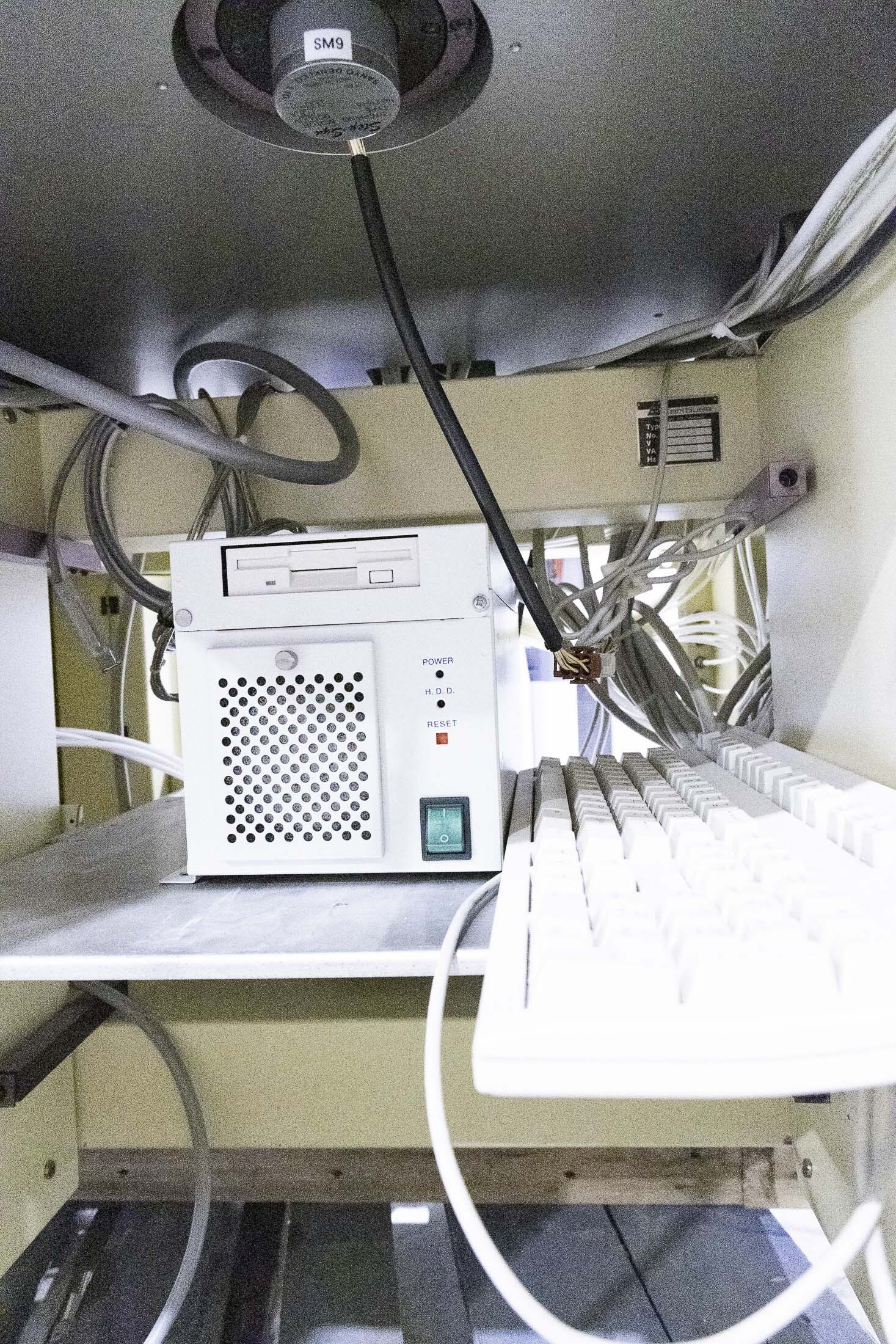 圖為 已使用的 KARL SUSS / MICROTEC MA-150 待售