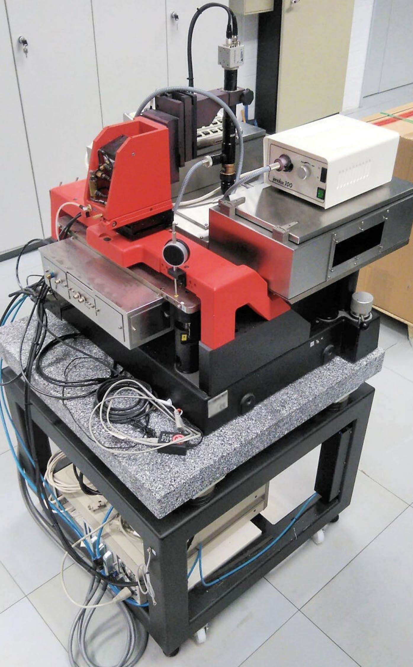Photo Utilisé KARL SUSS / MICROTEC PA 200 À vendre
