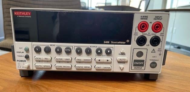 Photo Used KEITHLEY 2400 For Sale