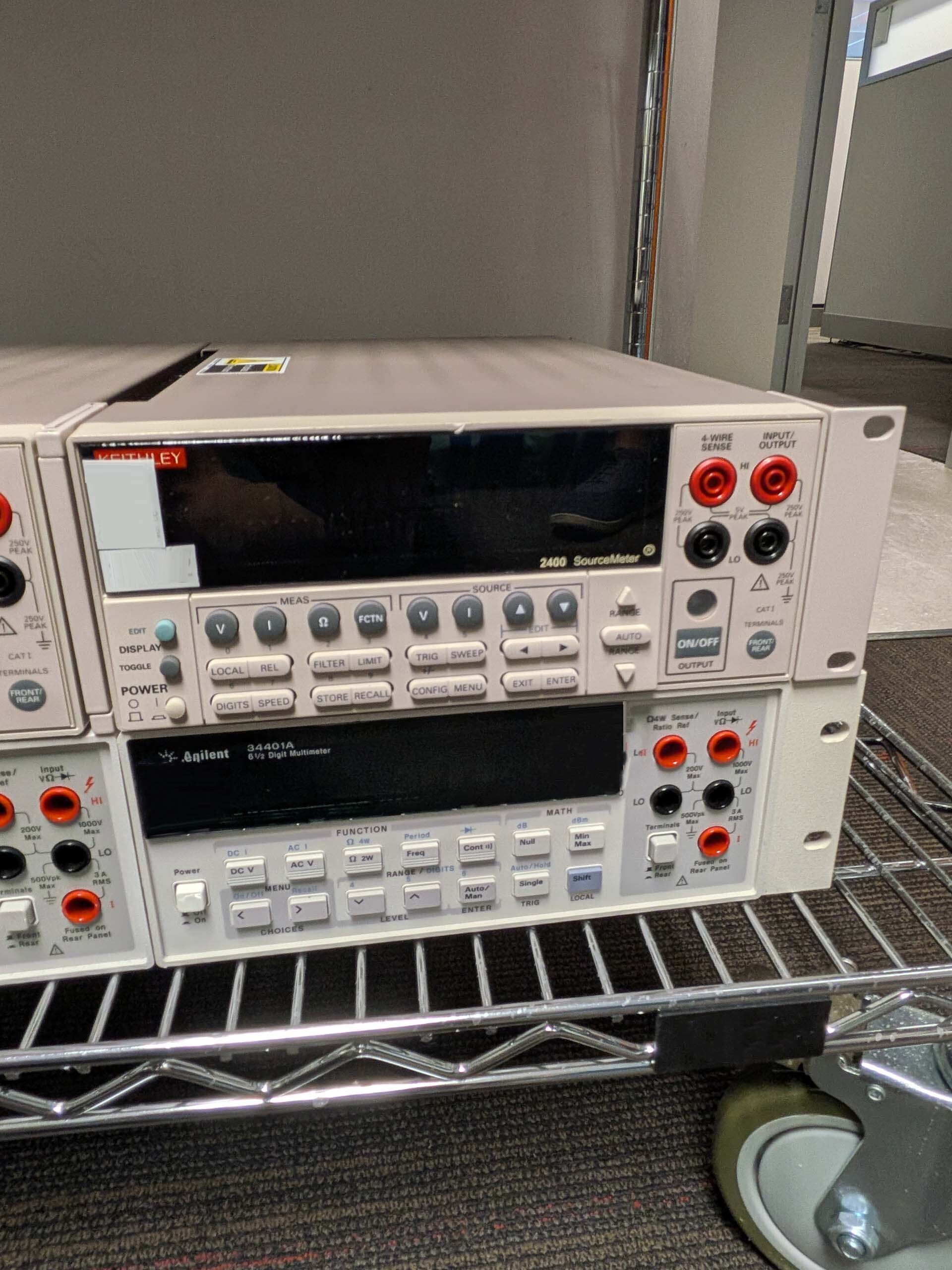 사진 사용됨 KEITHLEY 2400 판매용