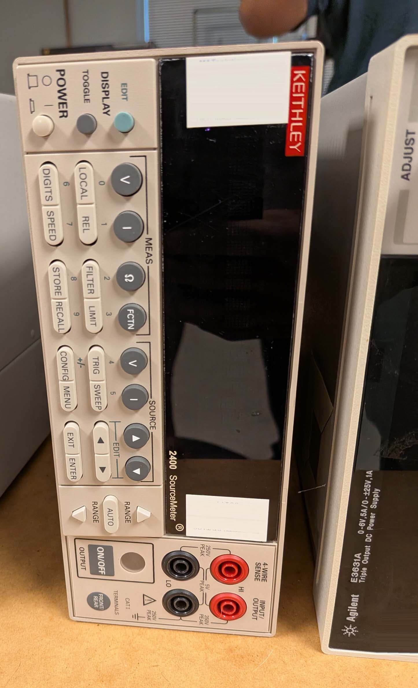 사진 사용됨 KEITHLEY 2400 판매용