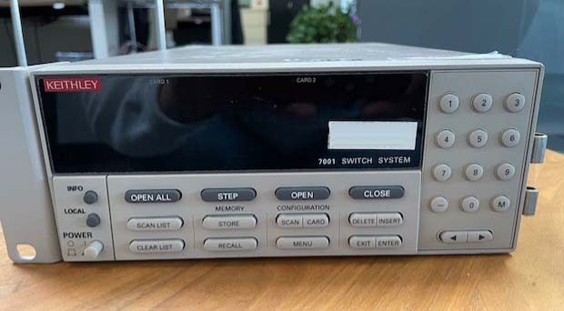 Photo Used KEITHLEY 7001 For Sale