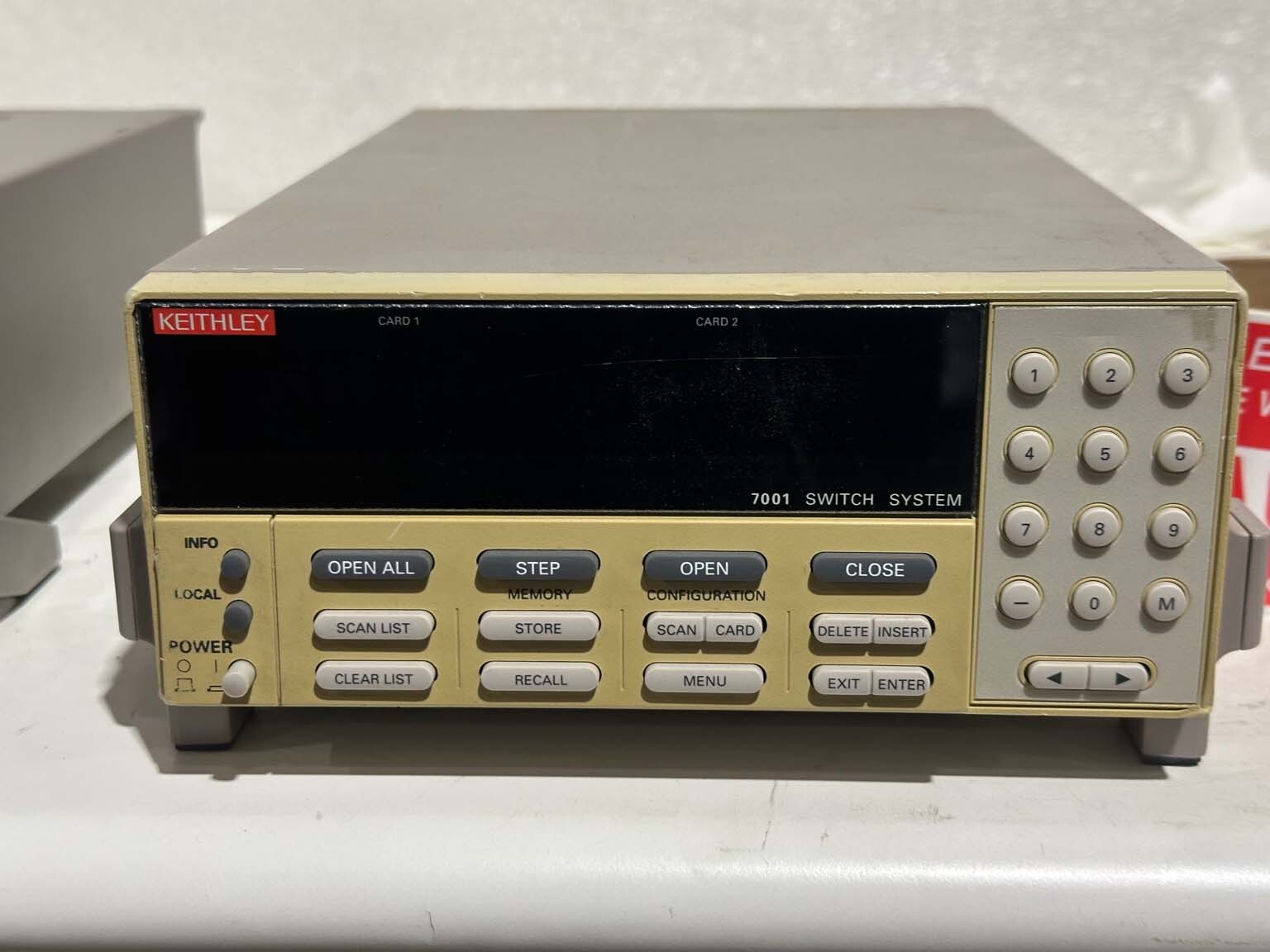 사진 사용됨 KEITHLEY 7001 판매용