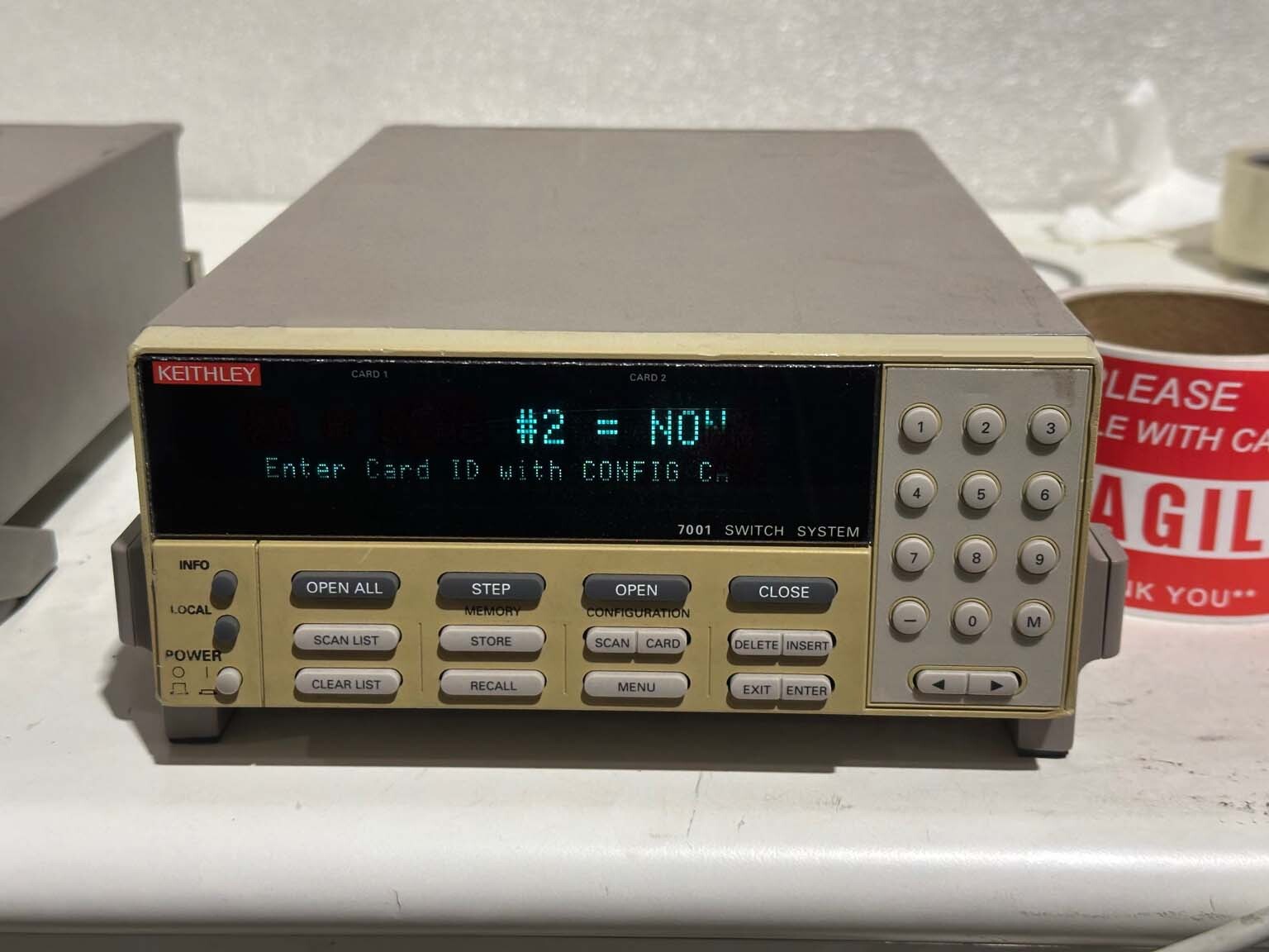 사진 사용됨 KEITHLEY 7001 판매용
