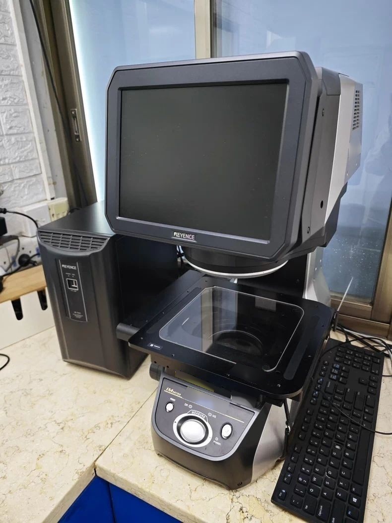 Foto Verwendet KEYENCE IM-7500 Zum Verkauf