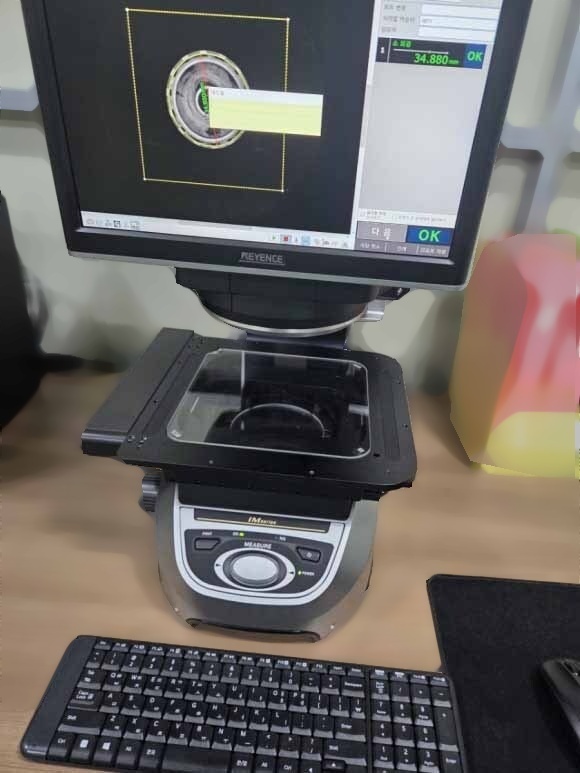 Photo Utilisé KEYENCE IM-8010 À vendre