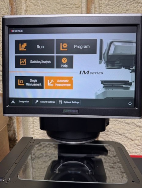 Photo Utilisé KEYENCE IM-8030 À vendre