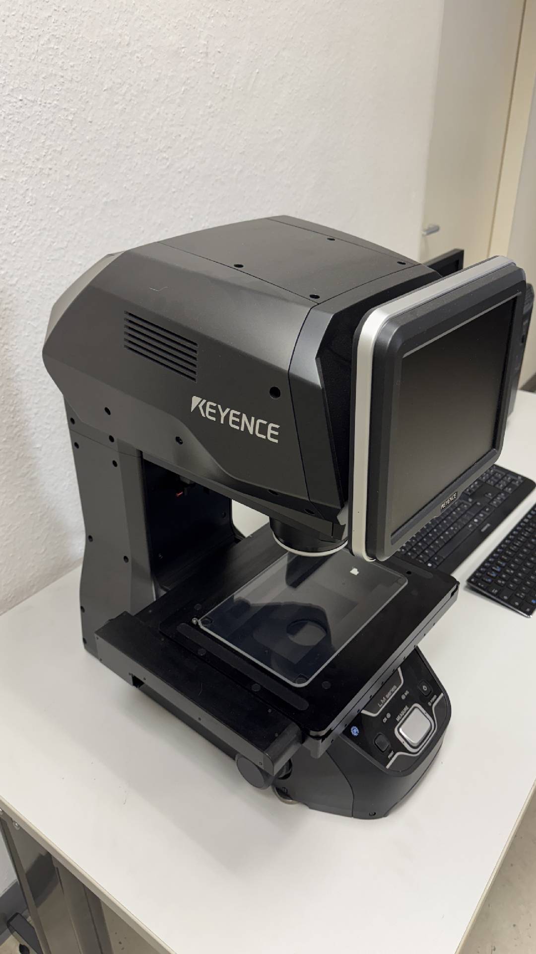 사진 사용됨 KEYENCE LM-1000 판매용