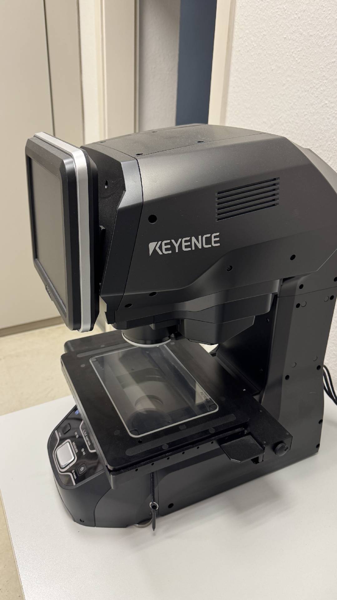 사진 사용됨 KEYENCE LM-1000 판매용