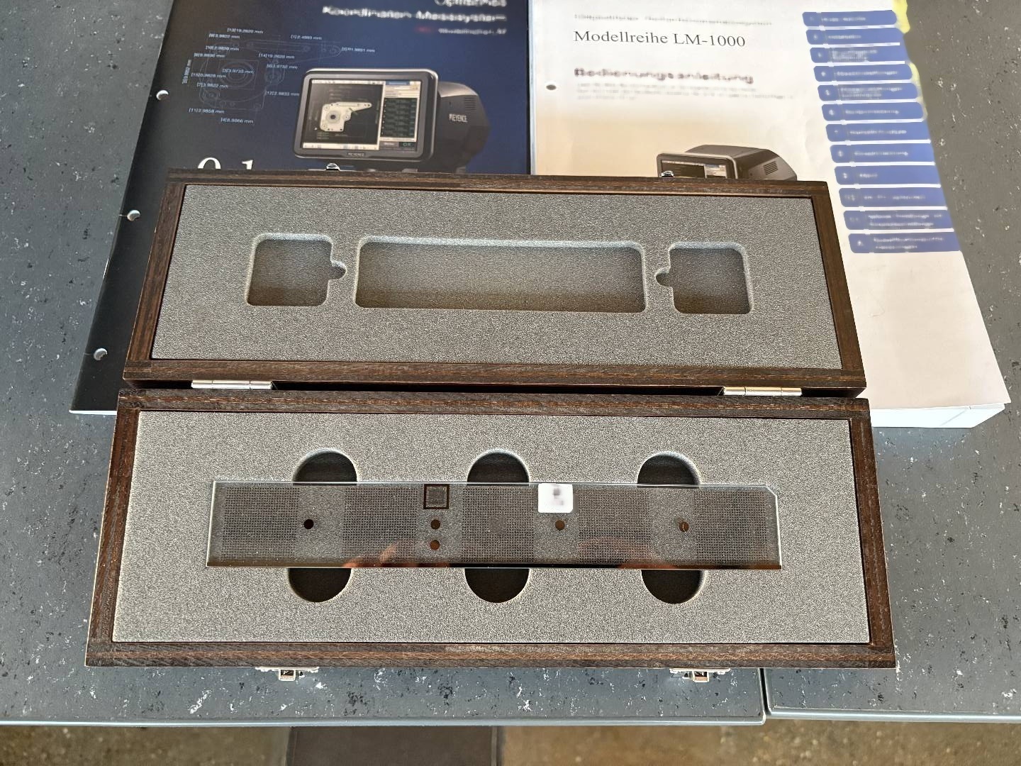 사진 사용됨 KEYENCE LM-1100 판매용