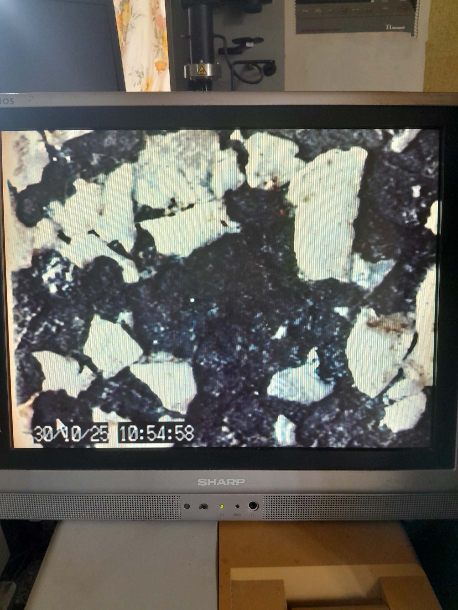 Photo Used KEYENCE VH 6300 For Sale