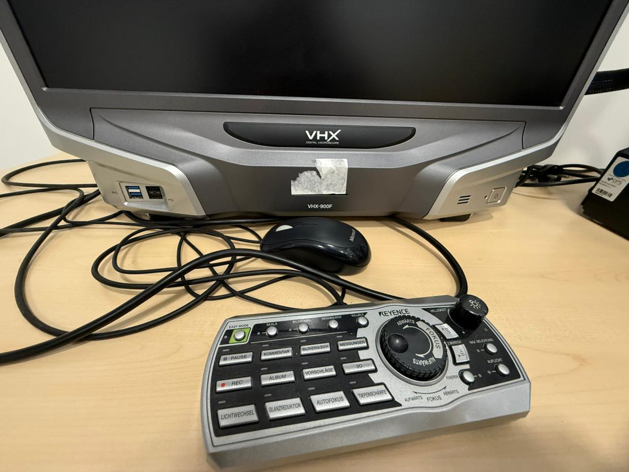 Photo Used KEYENCE VHX-900 For Sale