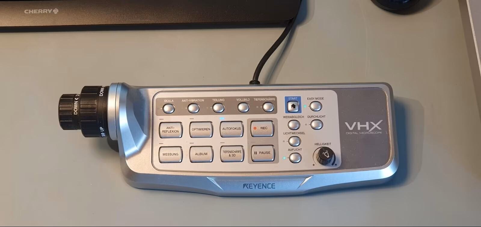 Foto Verwendet KEYENCE VHX-970F Zum Verkauf
