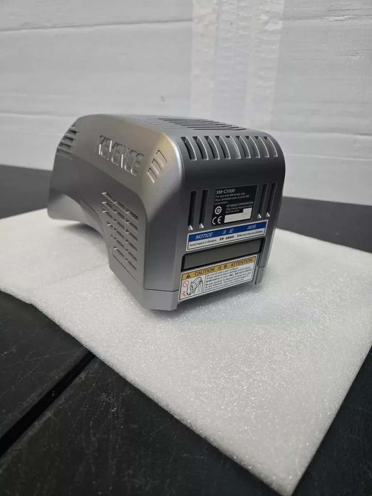 Photo Used KEYENCE XM-T2200 For Sale