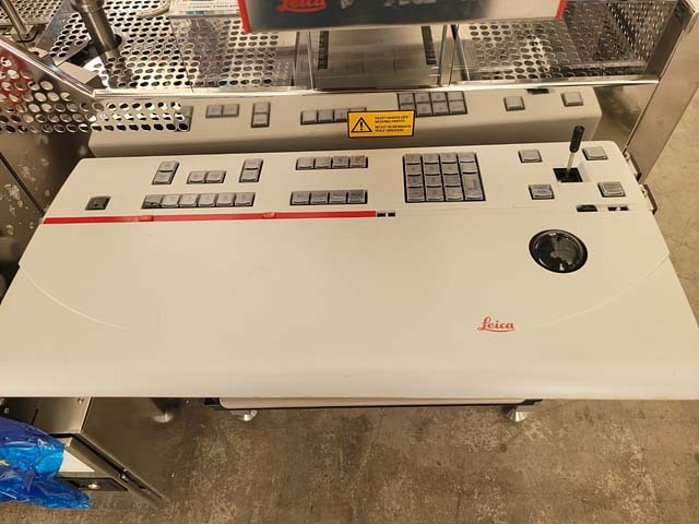 Photo Used KLA / LEICA INS 3000 For Sale
