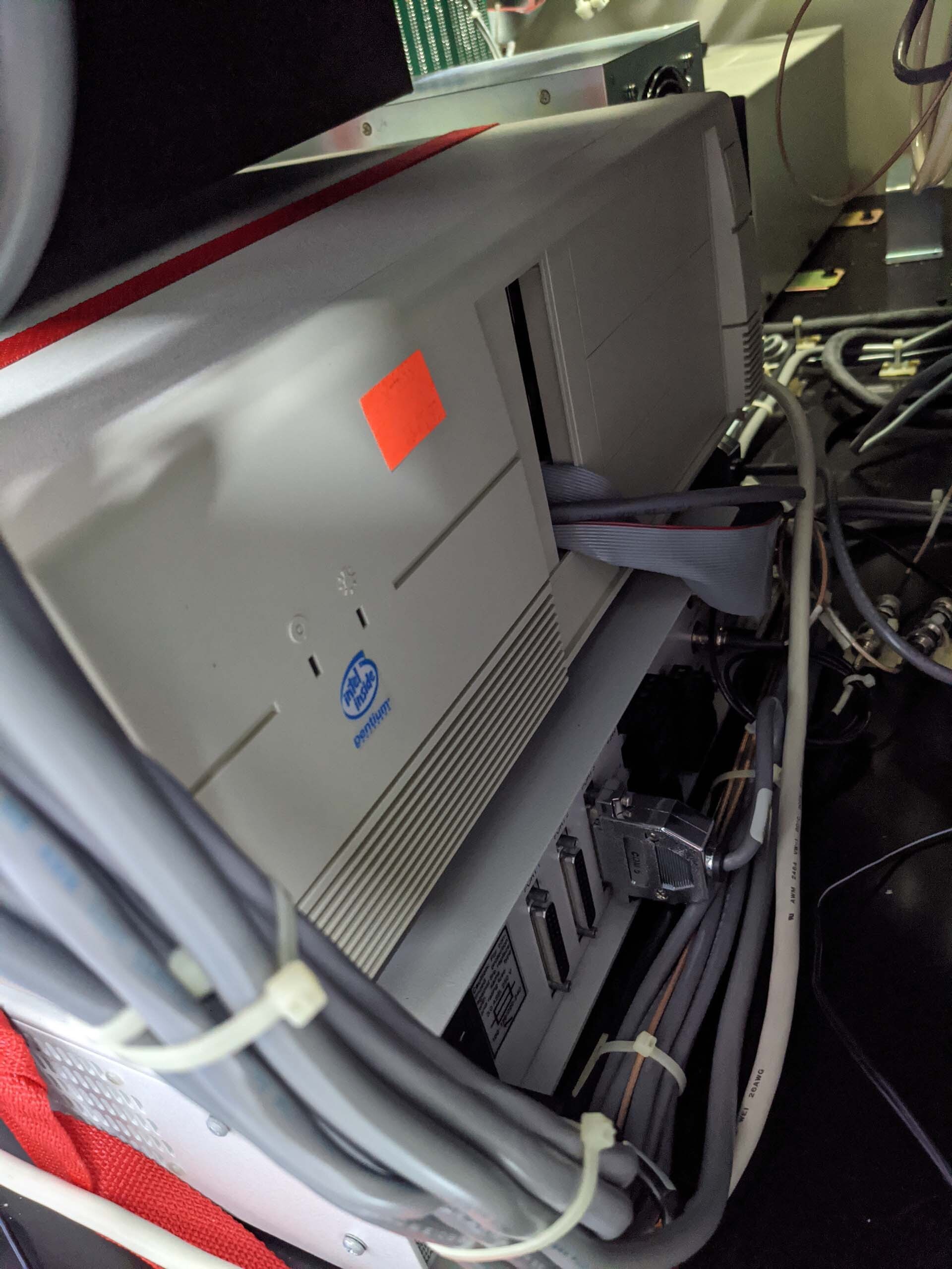 图为 已使用的 KLA / TENCOR / PROMETRIX UV 1050 待售