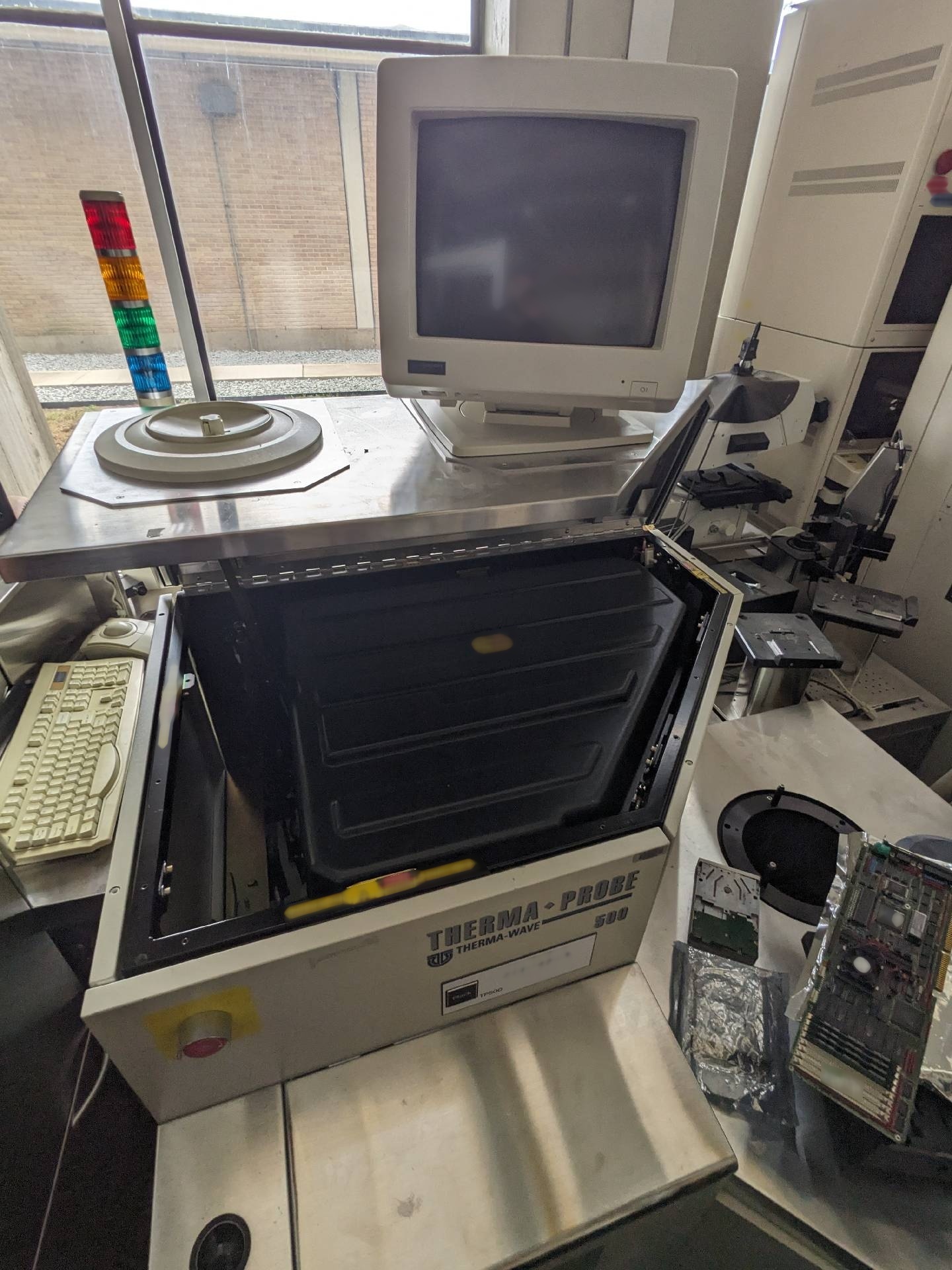 Photo Used KLA / TENCOR / THERMA-WAVE TP 500 For Sale