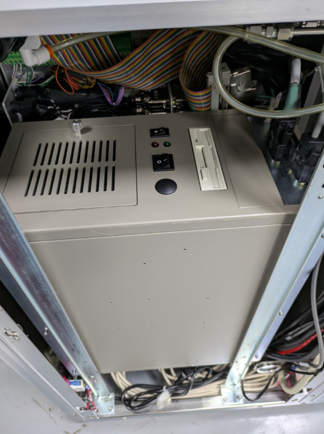 圖為 已使用的 KLA / TENCOR / THERMA-WAVE TP 630XP 待售