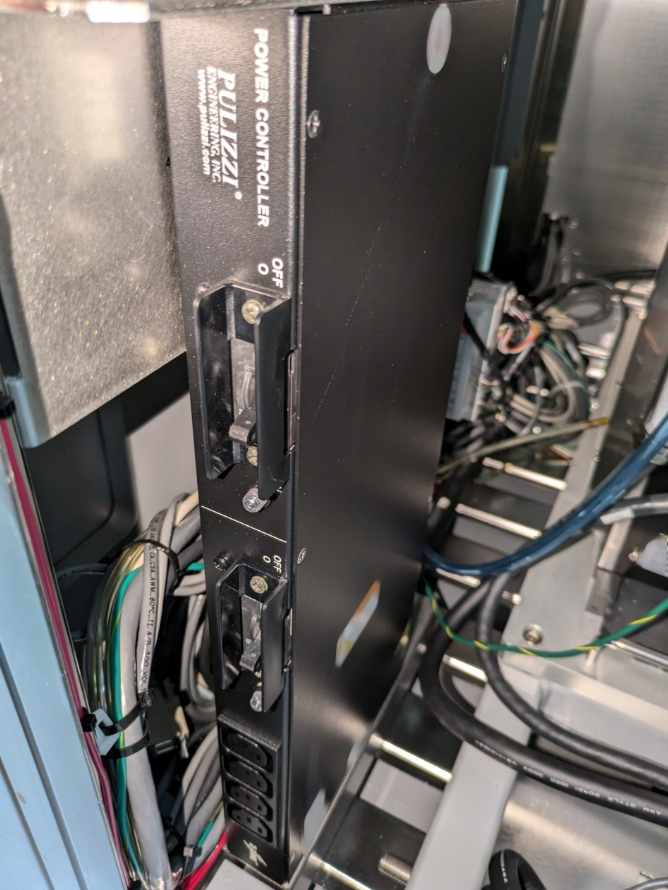 圖為 已使用的 KLA / TENCOR / THERMA-WAVE TP 630XP 待售