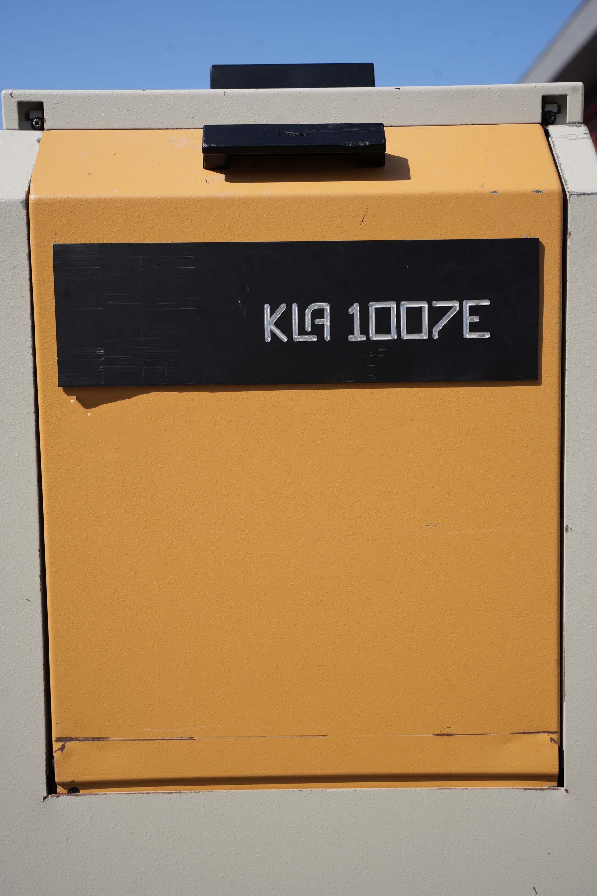 Photo Used KLA / TENCOR 1007E For Sale