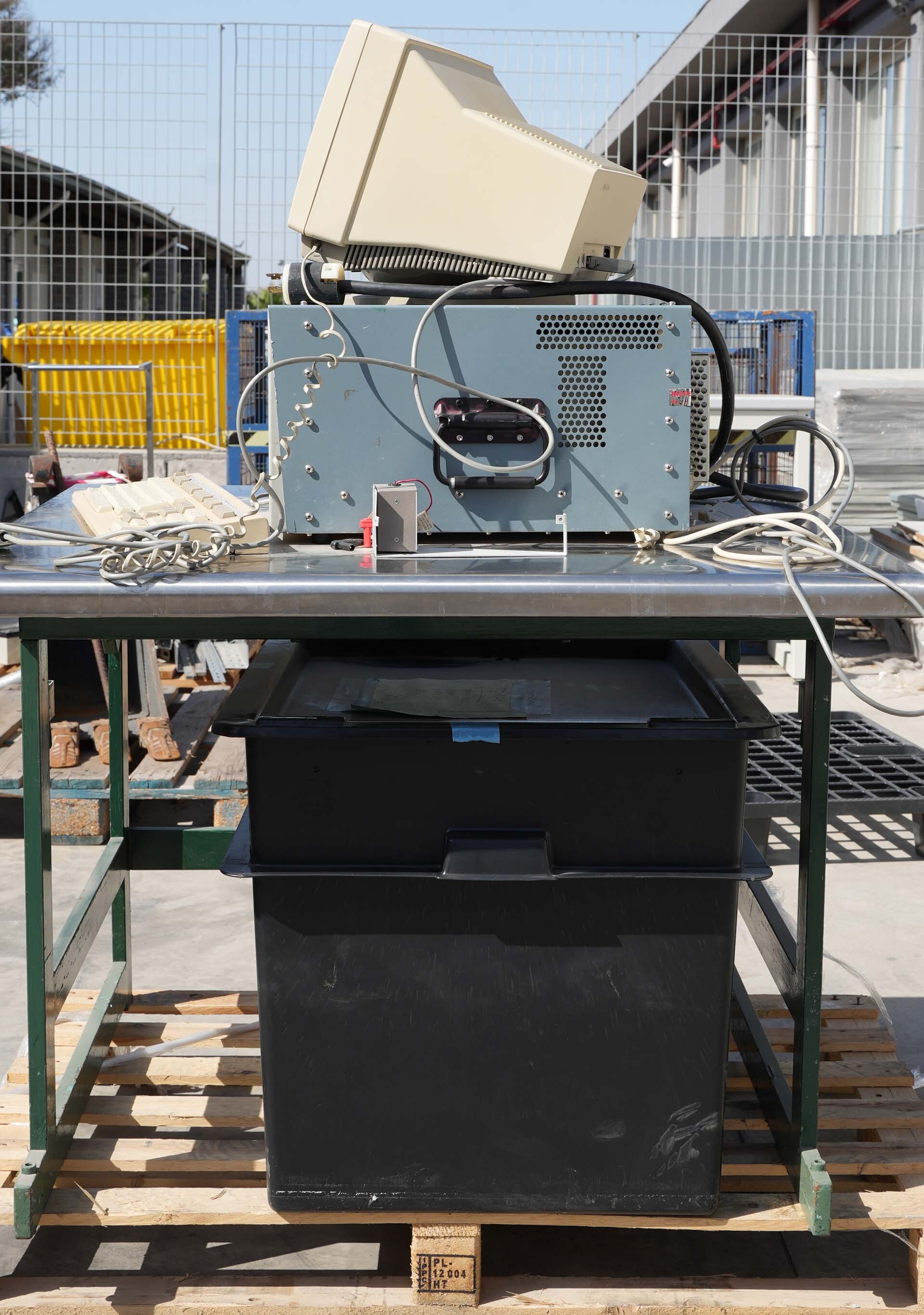 Photo Used KLA / TENCOR 1007E For Sale